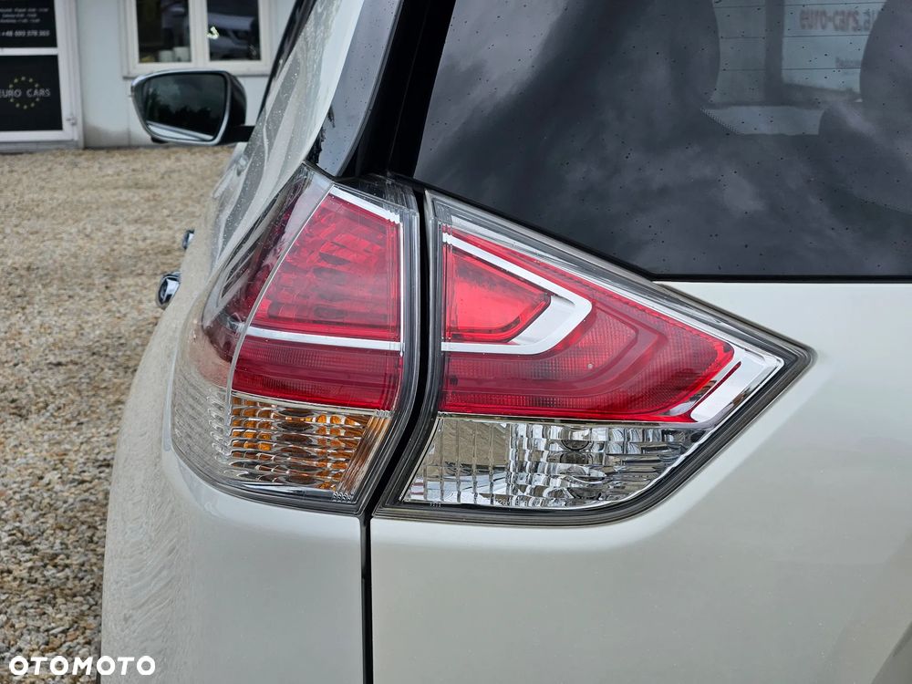 Nissan X-Trail 1.6 DIG-T N-Connecta 2WD - 16
