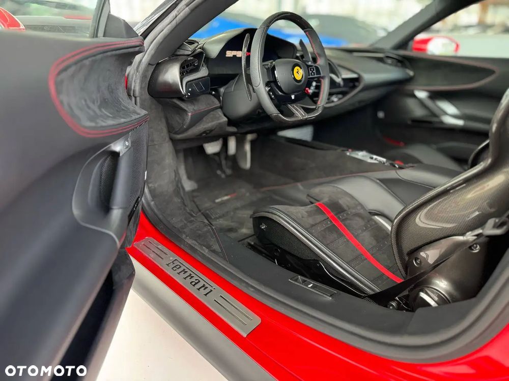 Ferrari SF90 Spider - 12