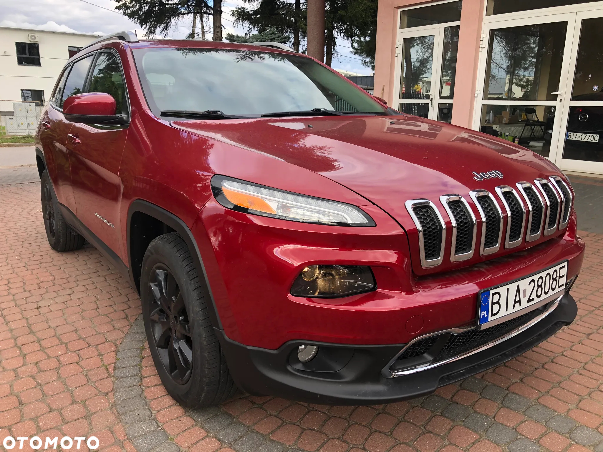 Jeep Cherokee - 2