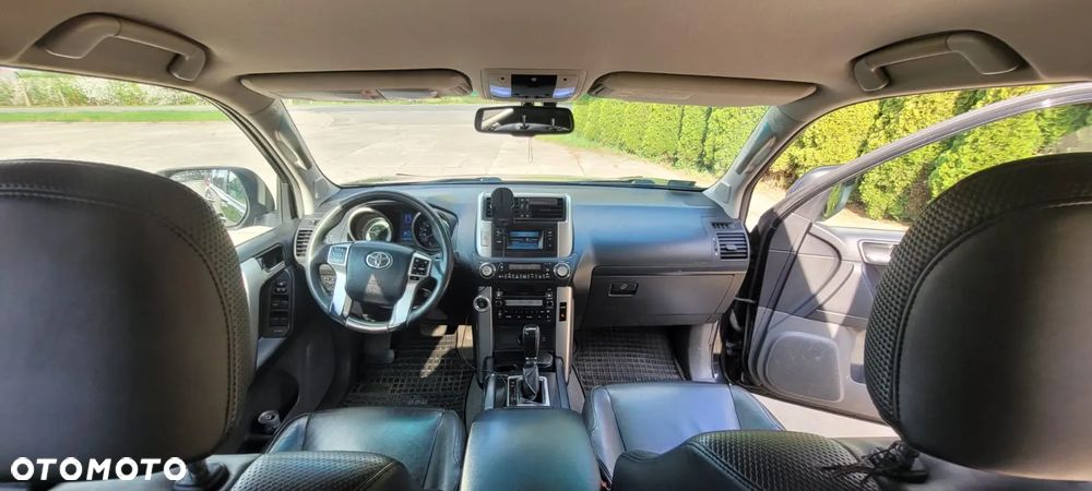 Toyota Land Cruiser - 7