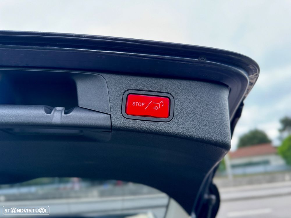 Mercedes-Benz C 300 e T 9G-TRONIC Avantgarde - 40