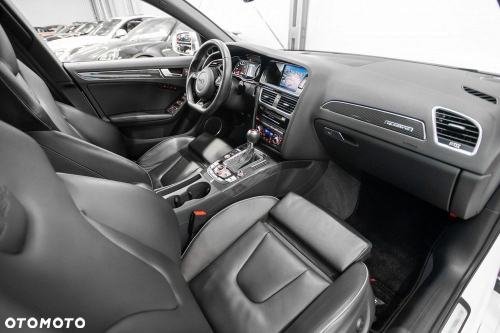 Audi RS4 Avant Avant S tronic - 22