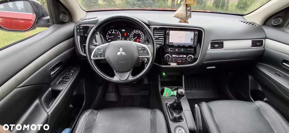 Mitsubishi Outlander - 5