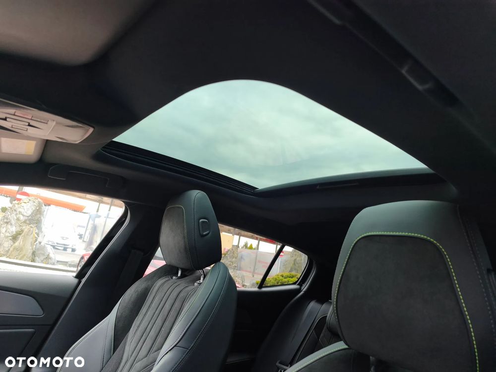 Peugeot 408 1.2 PureTech mHEV GT Exclusive S&S e-DSC6 - 32