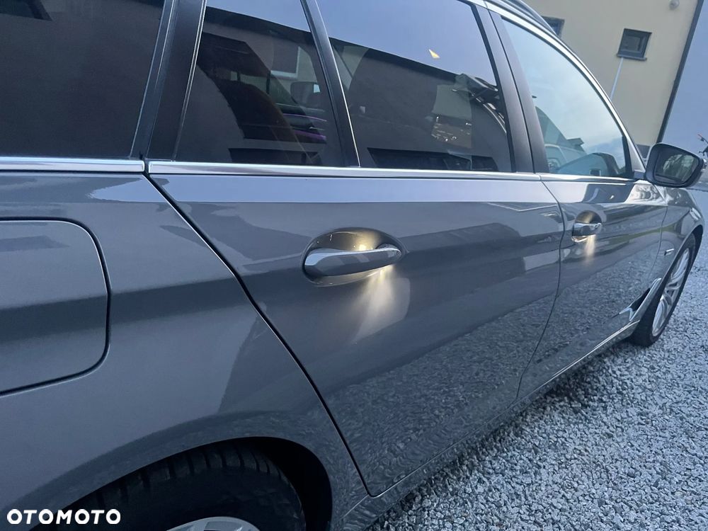 BMW Seria 5 520e Luxury Line - 14