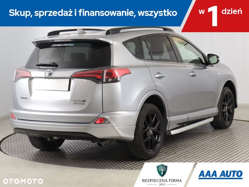 Toyota RAV4 - 6