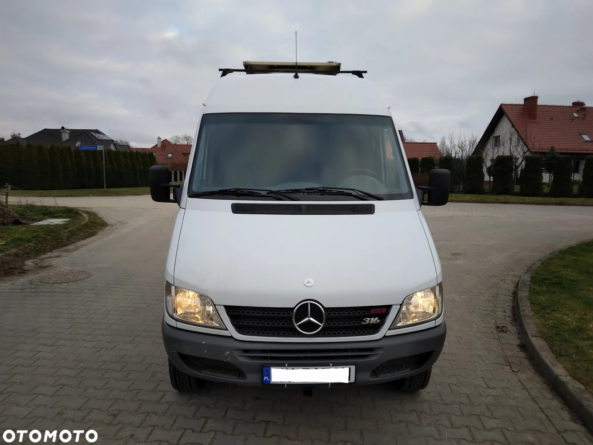 Mercedes-Benz Sprinter - 14