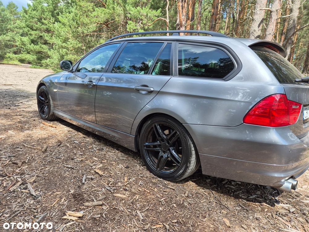 BMW Seria 3 320i - 6