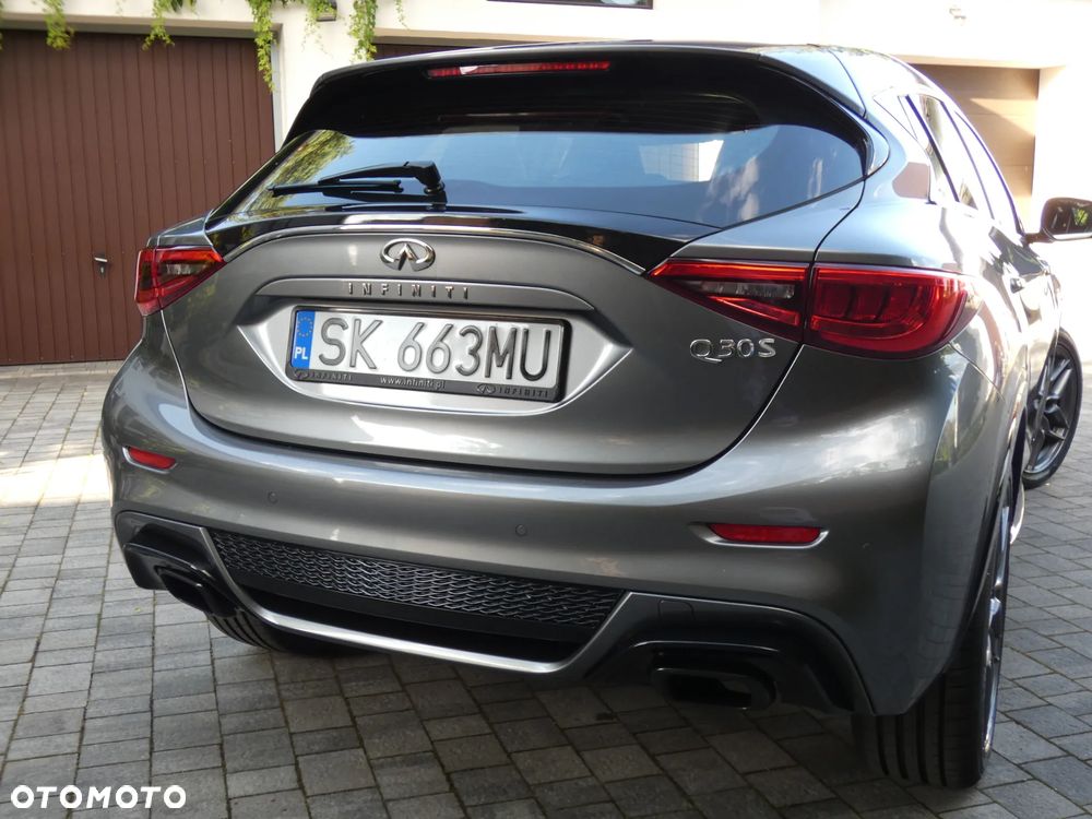 Infiniti Q30 1.6t Premium Tech 7DCT - 15