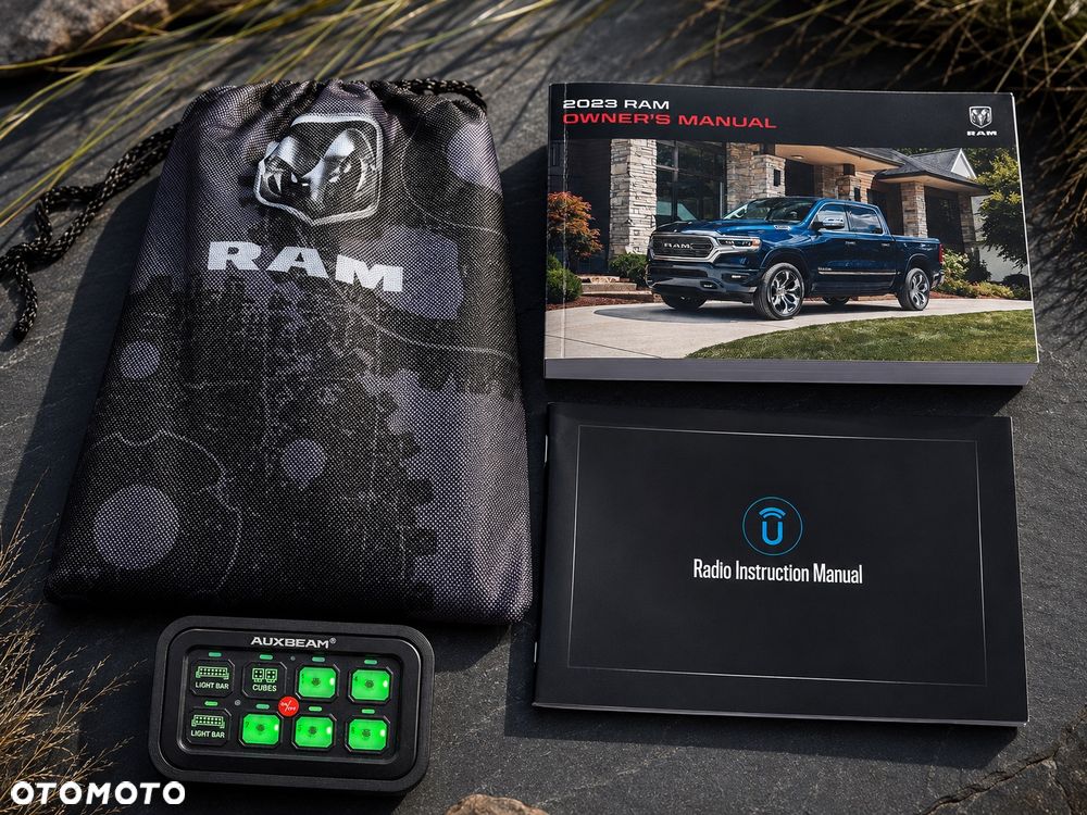 RAM 1500 5.7 Crew Cab Laramie - 10