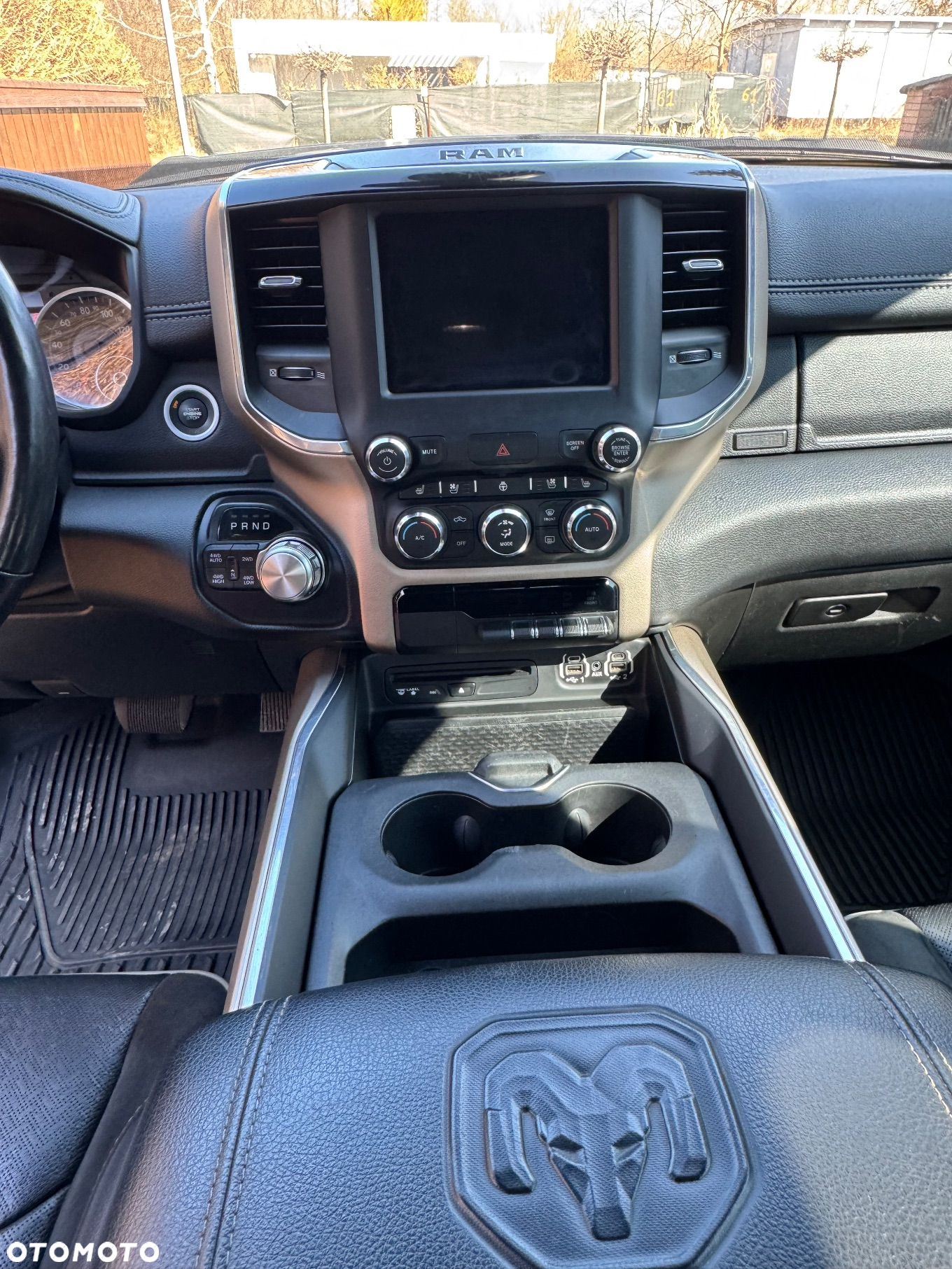 RAM 1500 Crew Cab Laramie - 13