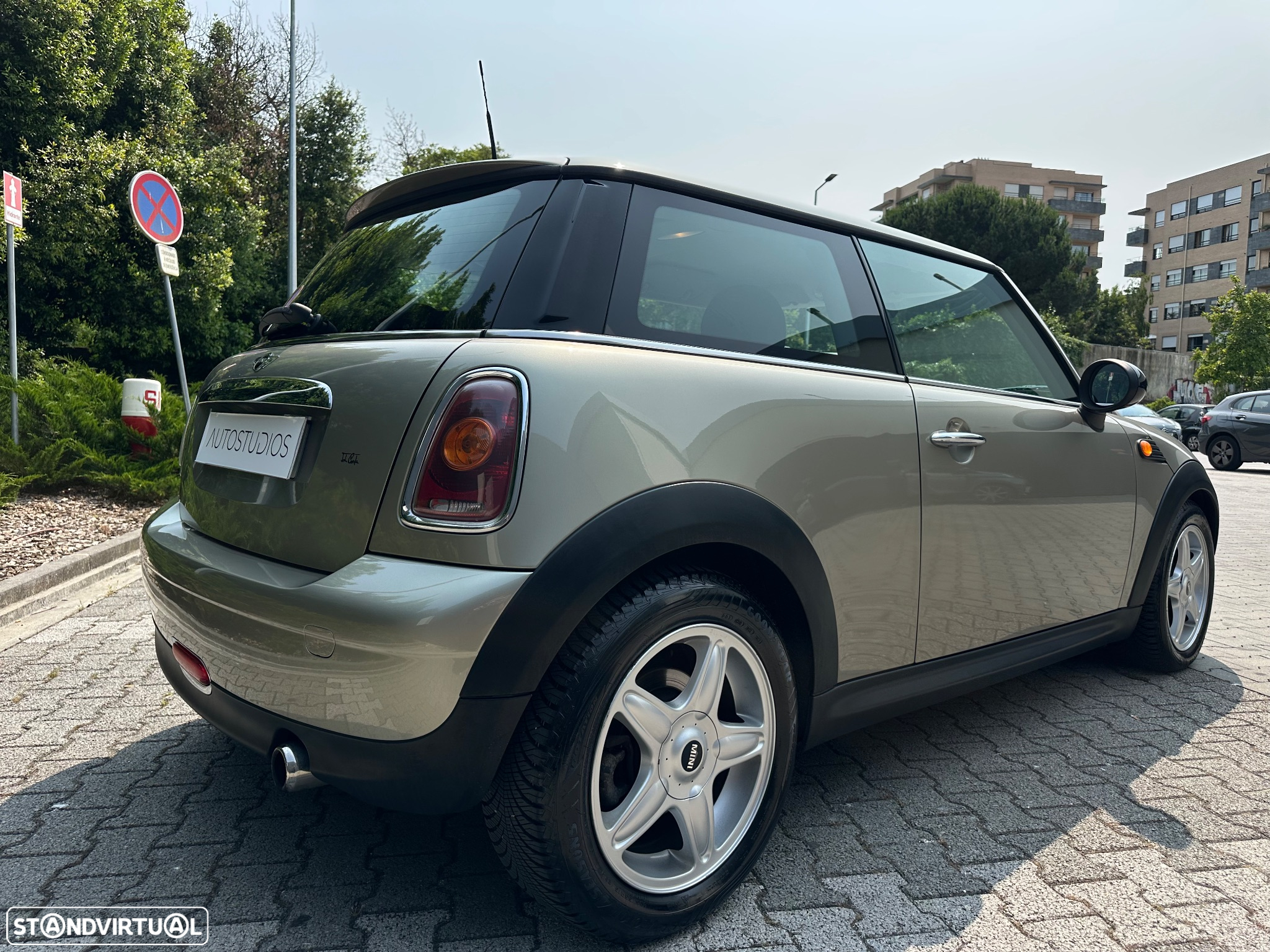 MINI 3 Portas One 1.4 Auto - 7