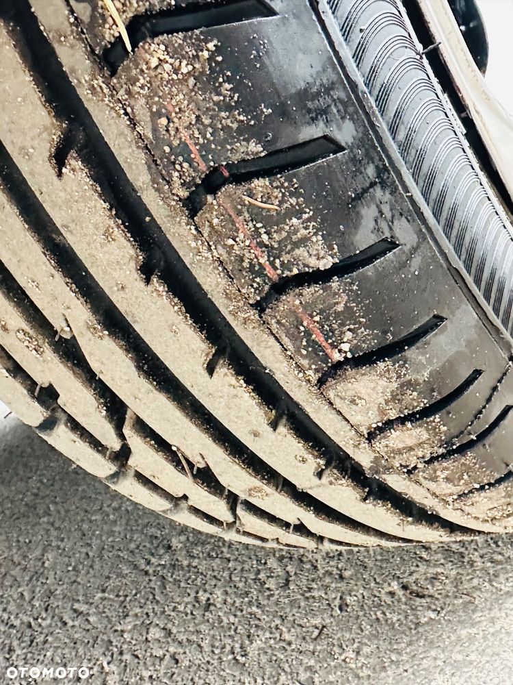 Ford Tourneo Courier 1.0 EcoBoost S&S Ambiente - 11