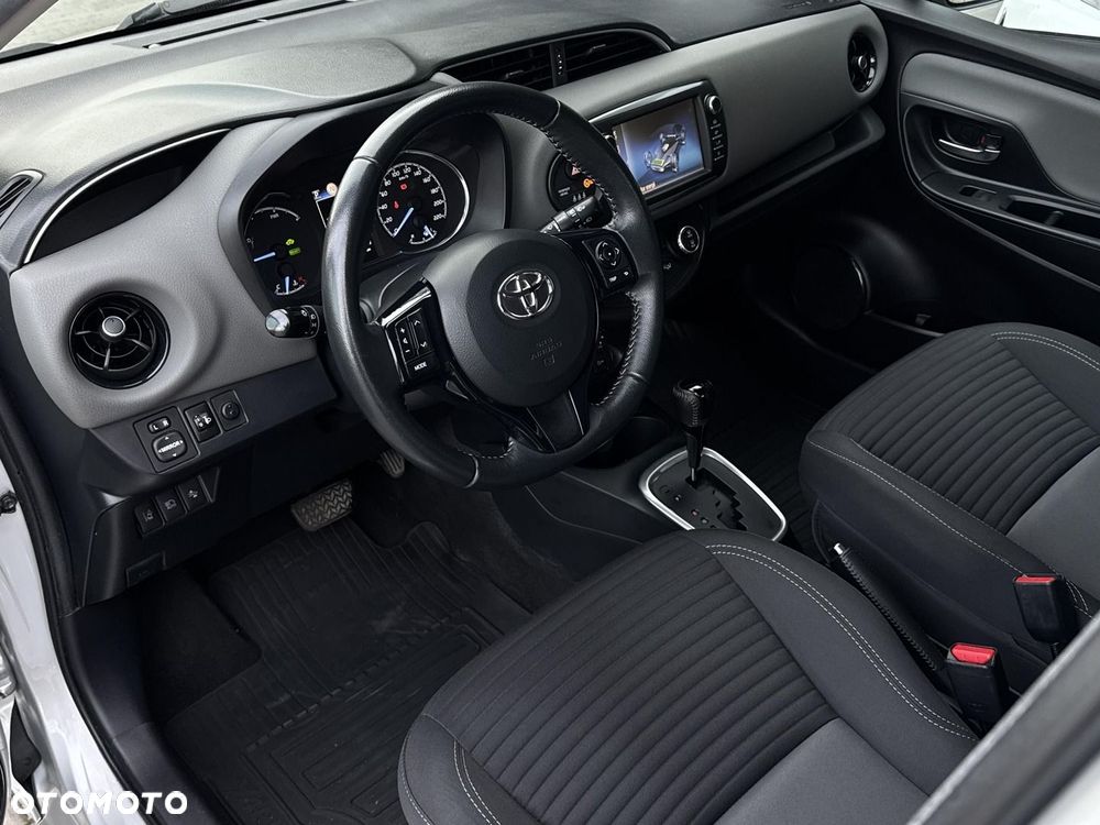 Toyota Yaris Hybrid 100 Premium EU6 - 11