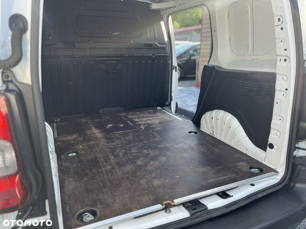 Toyota Proace City 1.5 D-4D Long 2,3t Active (bryg.) - 15