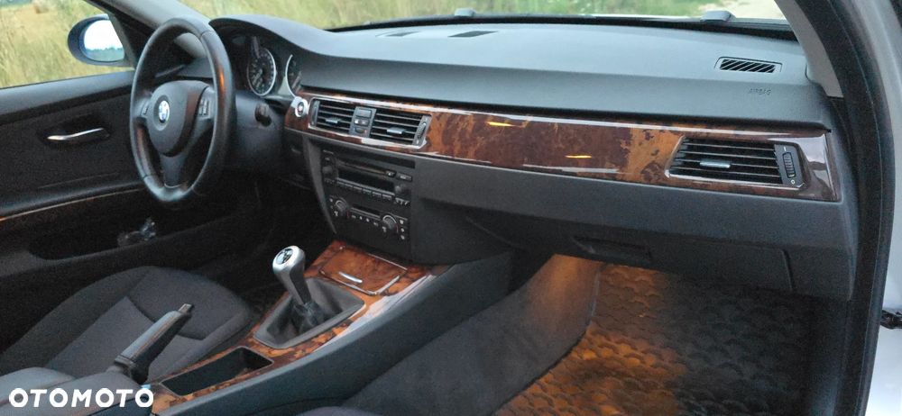 BMW Seria 3 - 25