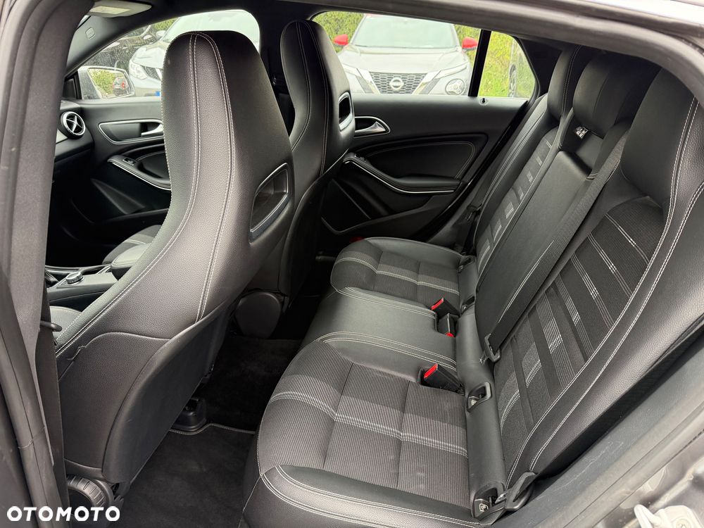 Mercedes-Benz CLA 180 Urban - 26