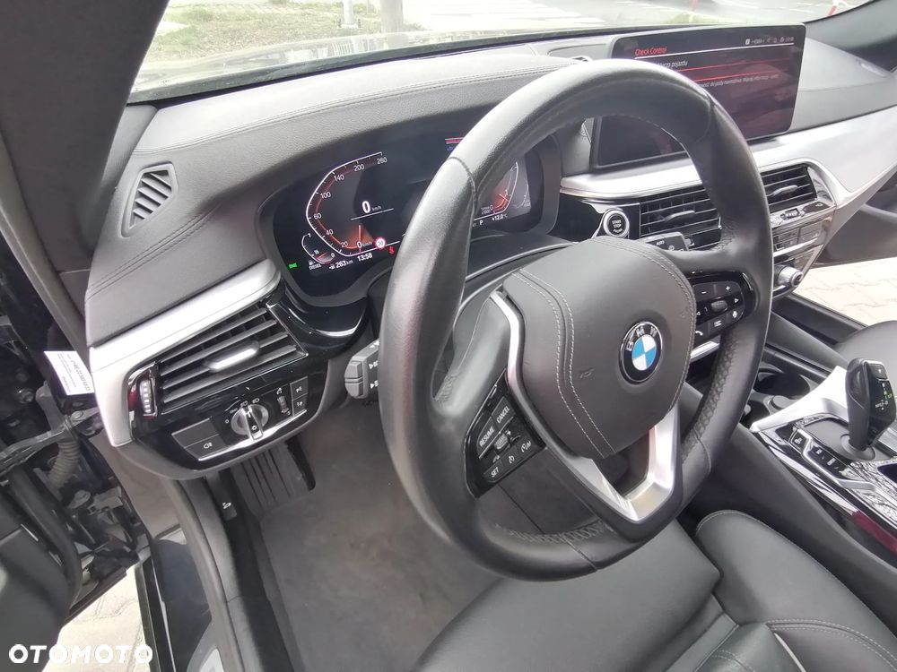 BMW Seria 5 520d M Sport Edition - 22