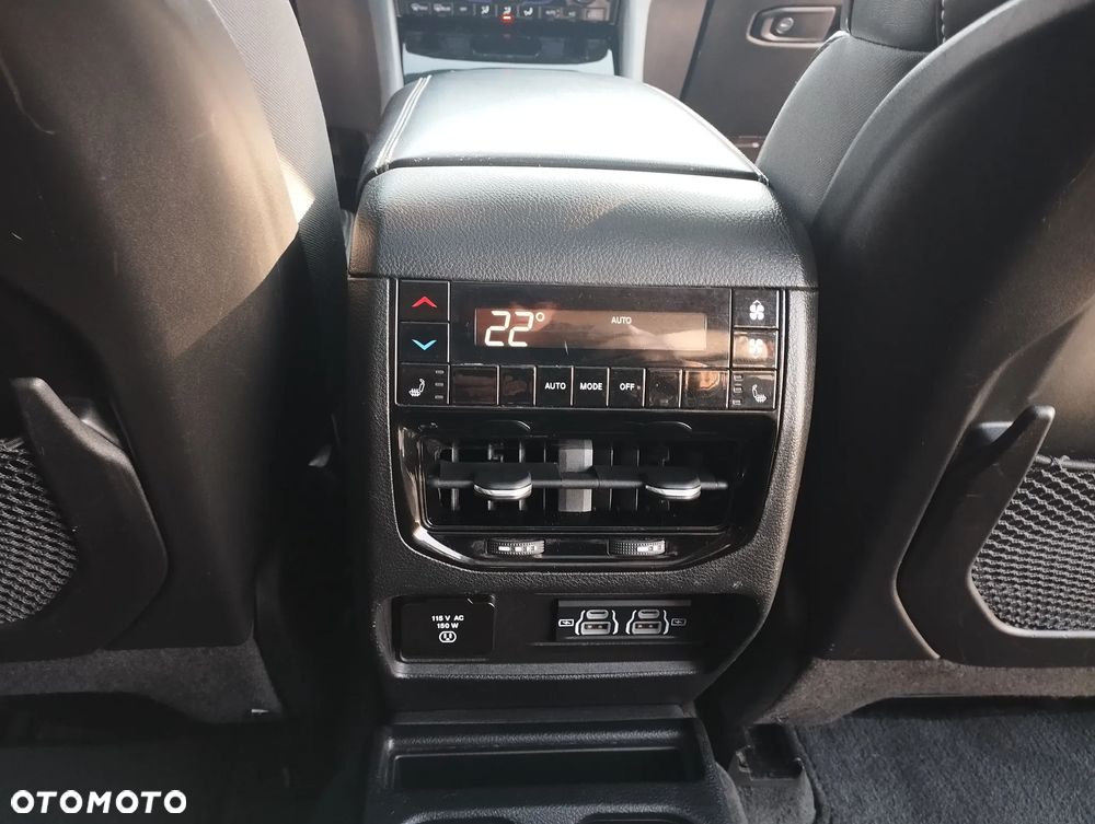 Jeep Grand Cherokee - 27