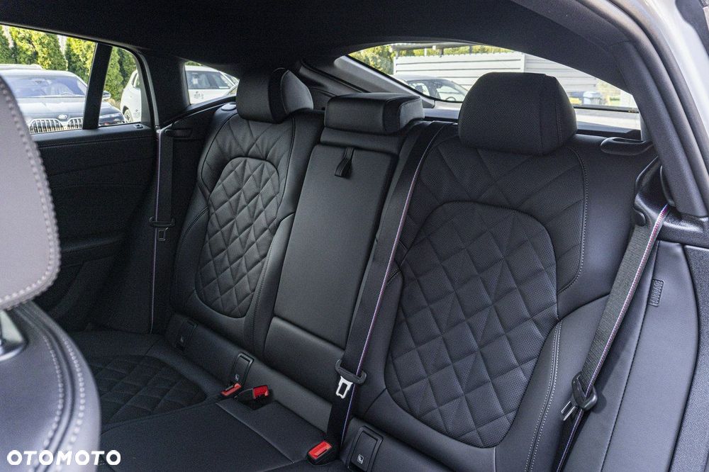 BMW X6 - 28