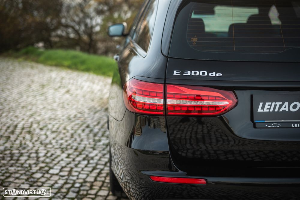 Mercedes-Benz E 300 de AMG Line - 55
