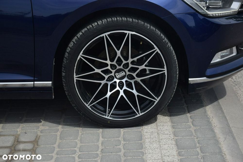 Volkswagen Passat - 11