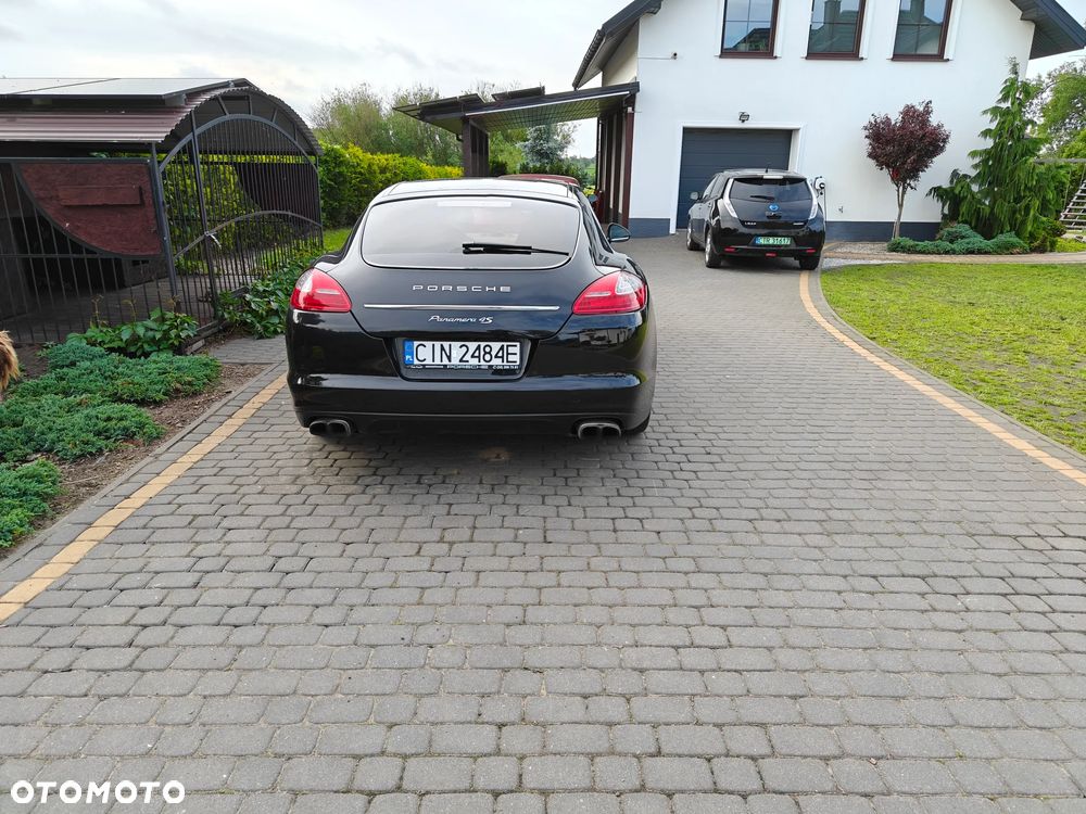 Porsche Panamera 4S - 4