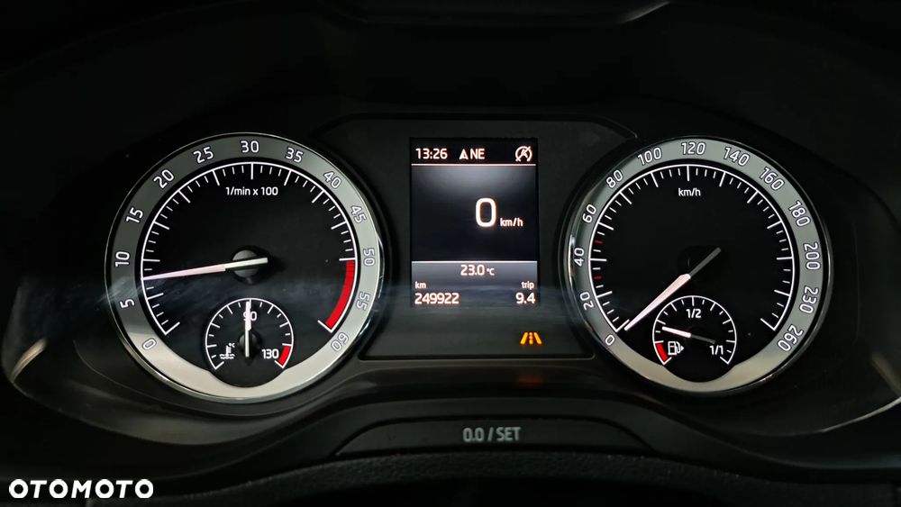 Skoda Karoq 1.6 TDI SCR Active - 34