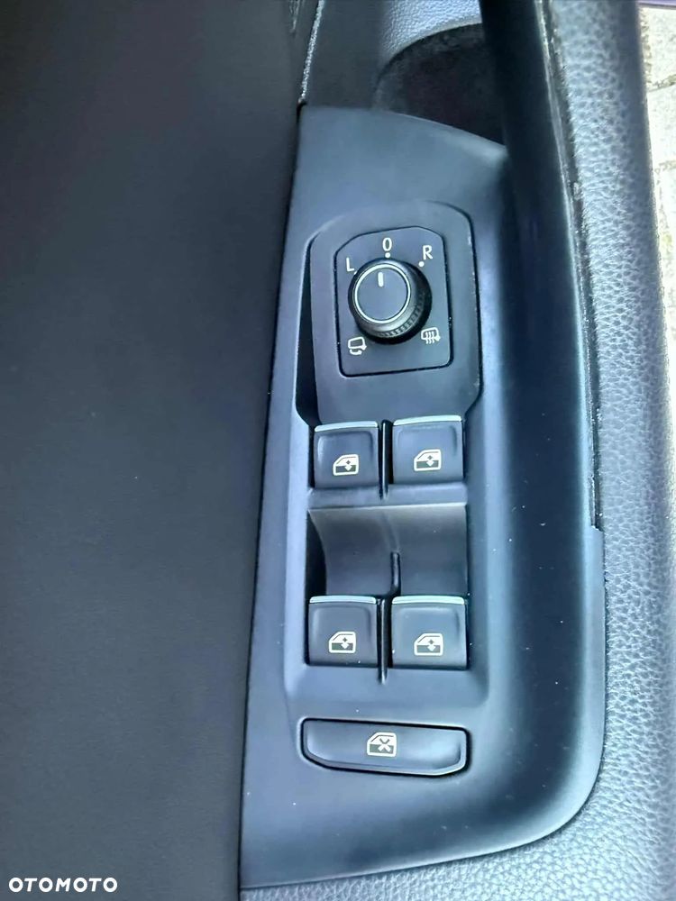 Volkswagen Passat - 13