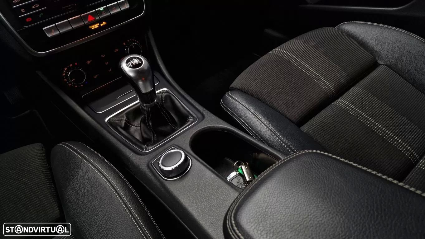 Mercedes-Benz CLA 180 d Shooting Brake AMG Line - 36