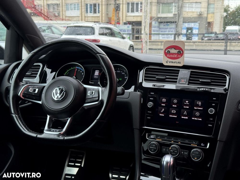 Volkswagen Golf - 9