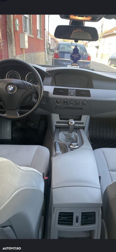 BMW Seria 5 520i - 8
