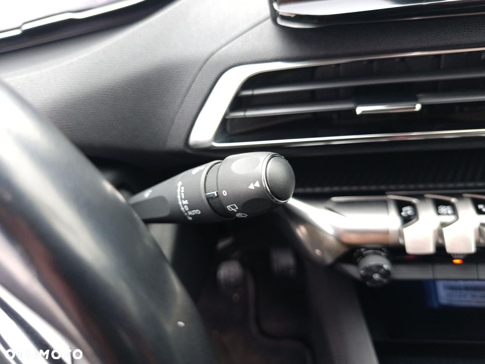 Peugeot 3008 1.5 BlueHDi Allure S&S - 24