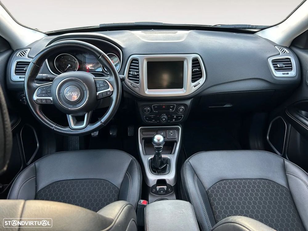 Jeep Compass 1.3 T Limited - 11