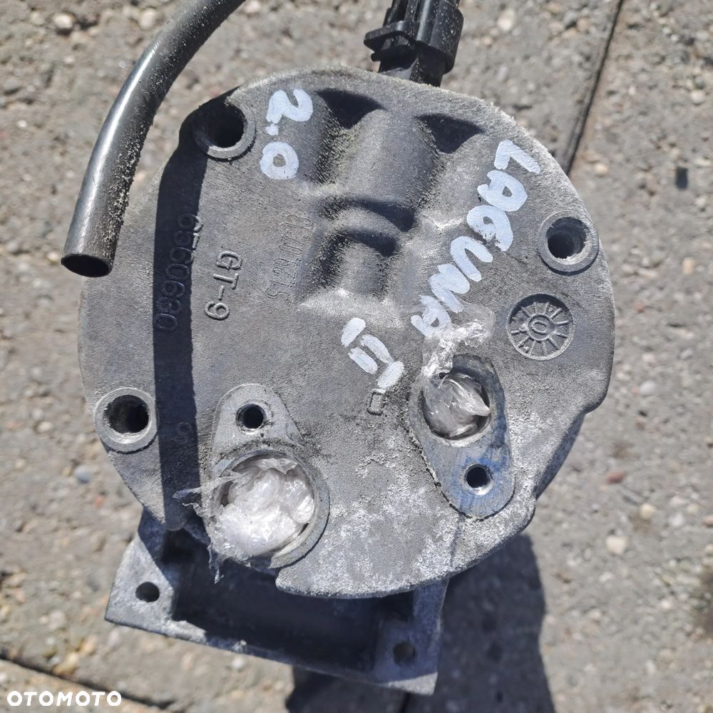 Renault Laguna II FL 2.0 16V  Turbo kompresor klimatyzacji Delphi 8200979499 przewody i inne - 7
