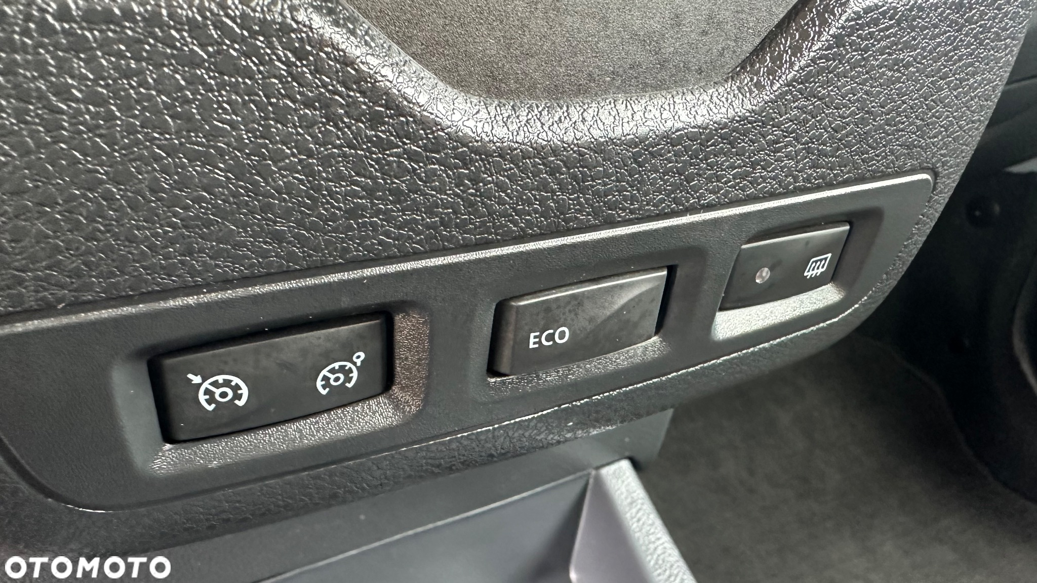 Dacia Lodgy 1.6 SCe Access S&S - 22