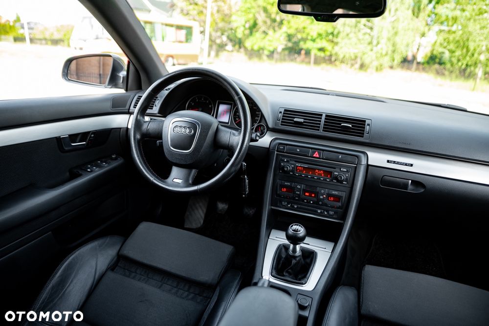 Audi A4 Limousine 1.8 T quattro - 25
