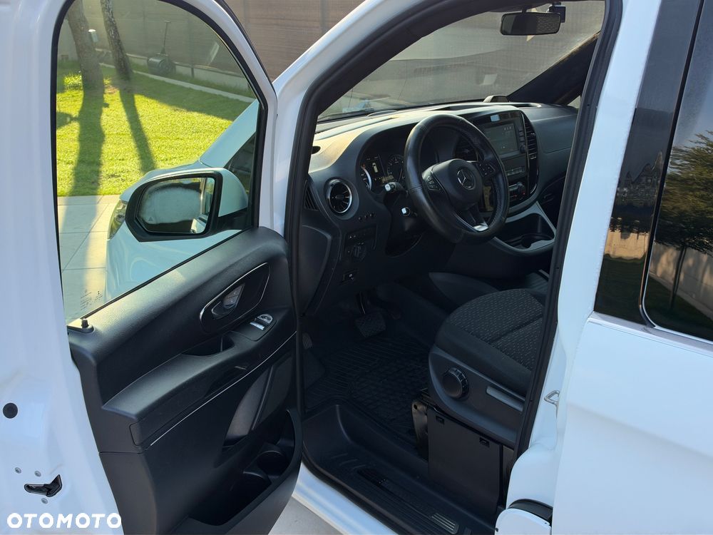 Mercedes-Benz V-Class 2021 photo 5