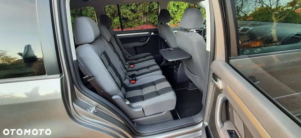 Volkswagen Touran - 23