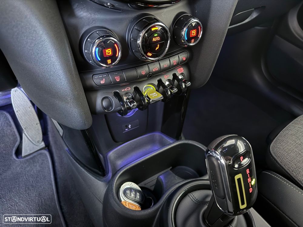 MINI 3 Portas Cooper SE Premium Essential - 17