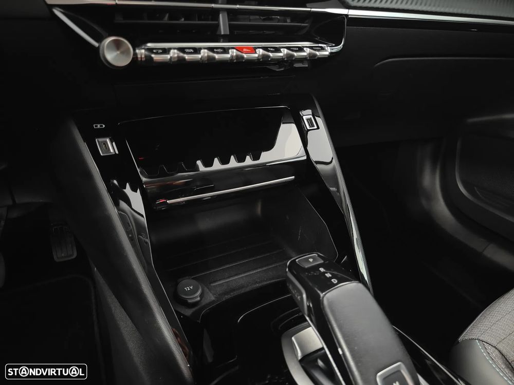 Peugeot 2008 1.2 PureTech Allure EAT8 - 41
