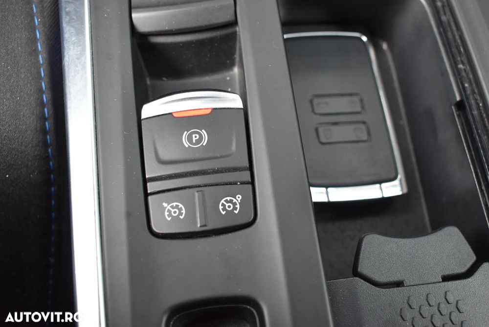 Renault Megane ENERGY TCe 205 EDC GT - 15