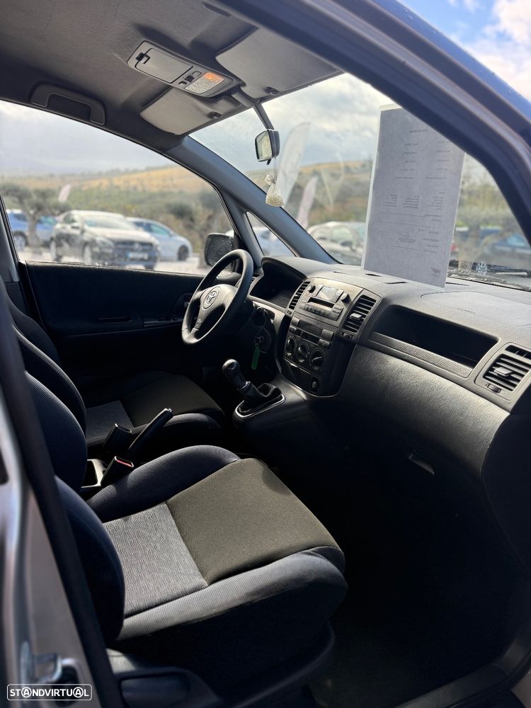 Toyota Corolla Verso 2.0 D-4D Sol - 5