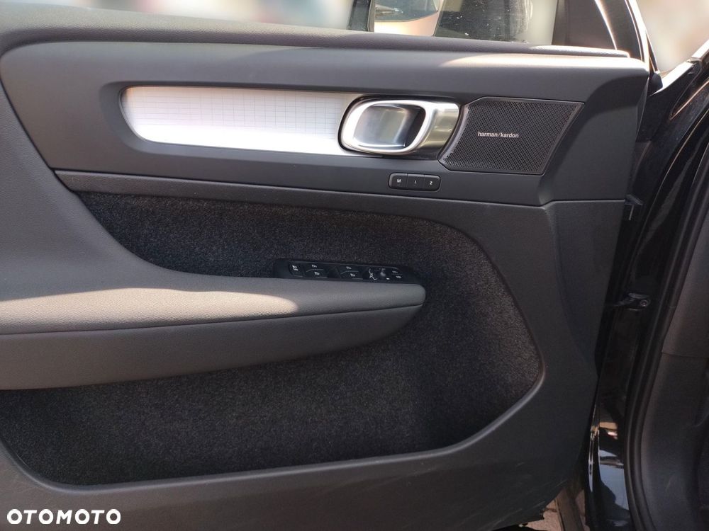 Volvo XC 40 B3 Plus Dark - 10