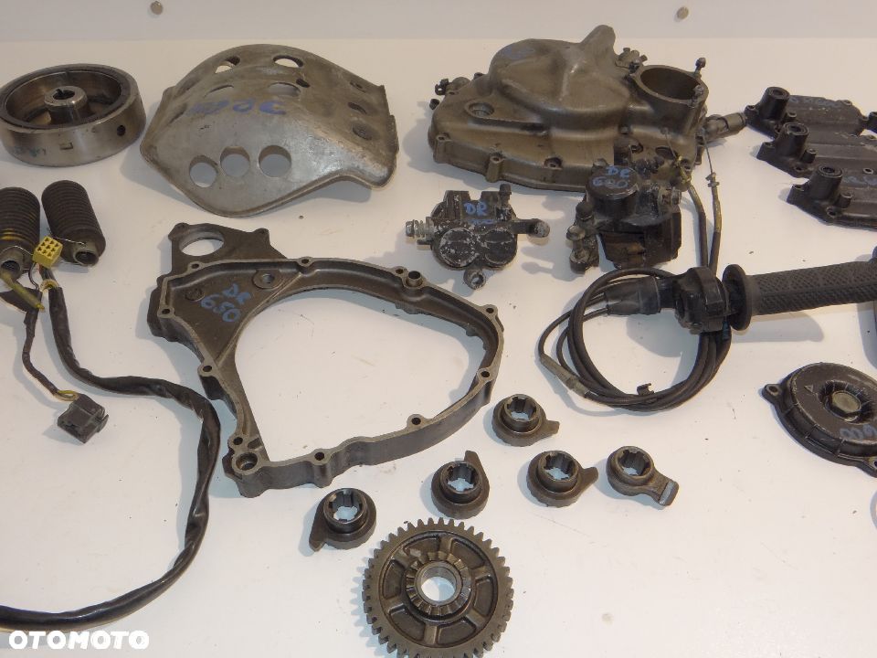 DR 600 650 pokrywa dekiel silnika sprzęgła, osłona ramy, podnóżek, koło magnesowe, zacisk hamulca, czujnik luzu - 12