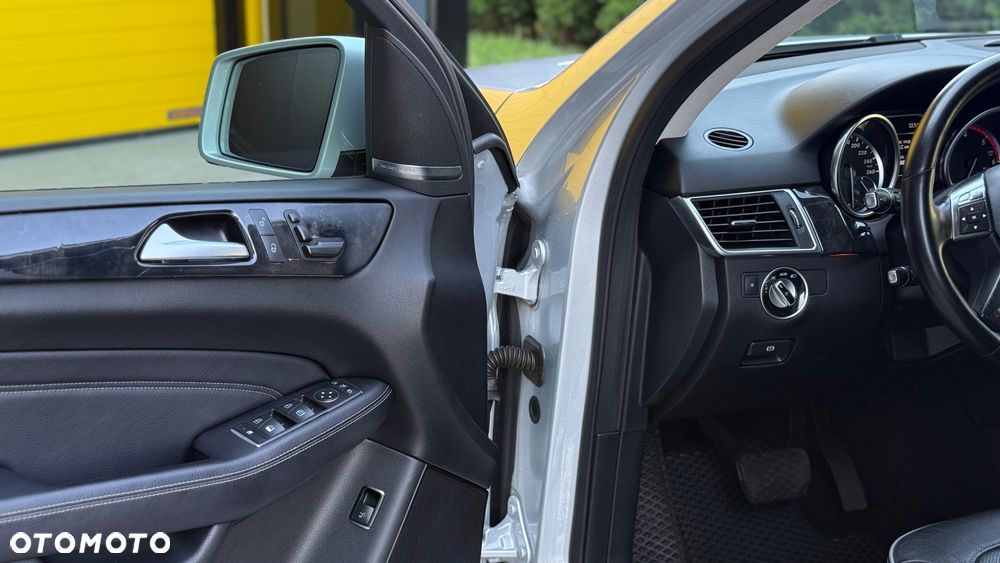 Mercedes-Benz ML - 26