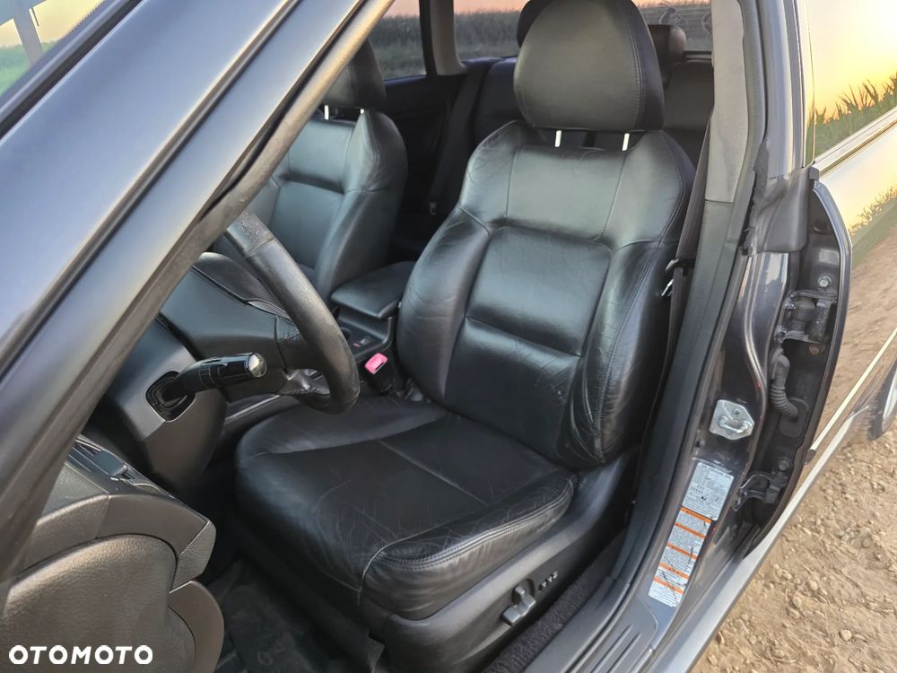 Subaru Legacy - 29
