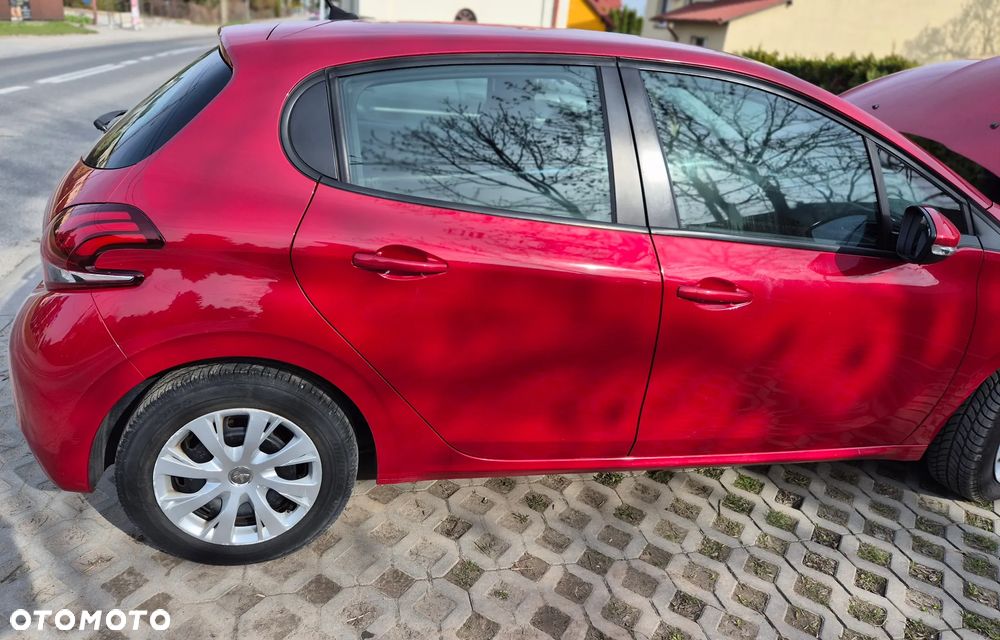 Peugeot 208 1.6 BlueHDi Allure S&S - 4