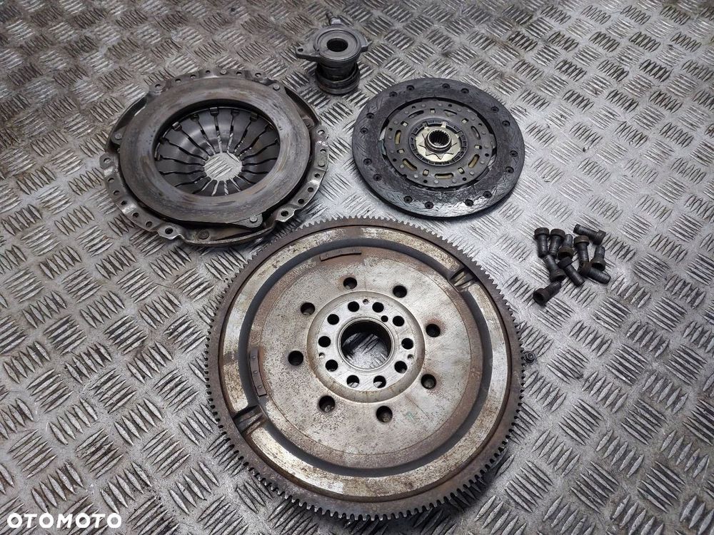 KOŁO DWUMASOWE + TARCZA + DOCISK + ŁOŻYSKO VOLVO S40 II V50 I 2.4 20V - 7