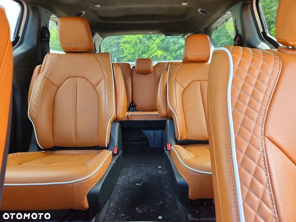 Chrysler Pacifica - 9